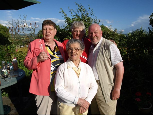 Ebba Hreinsdóttir, her husband Jonni Gretarsson, Mabel Cooper (centre, back) and Gloria Ferris (front)
